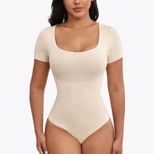 1+1 AKCIÓ RunwayShape EverydayControl Scoop Neck Rövid Ujjú Alakformáló Tanga Bodysuit